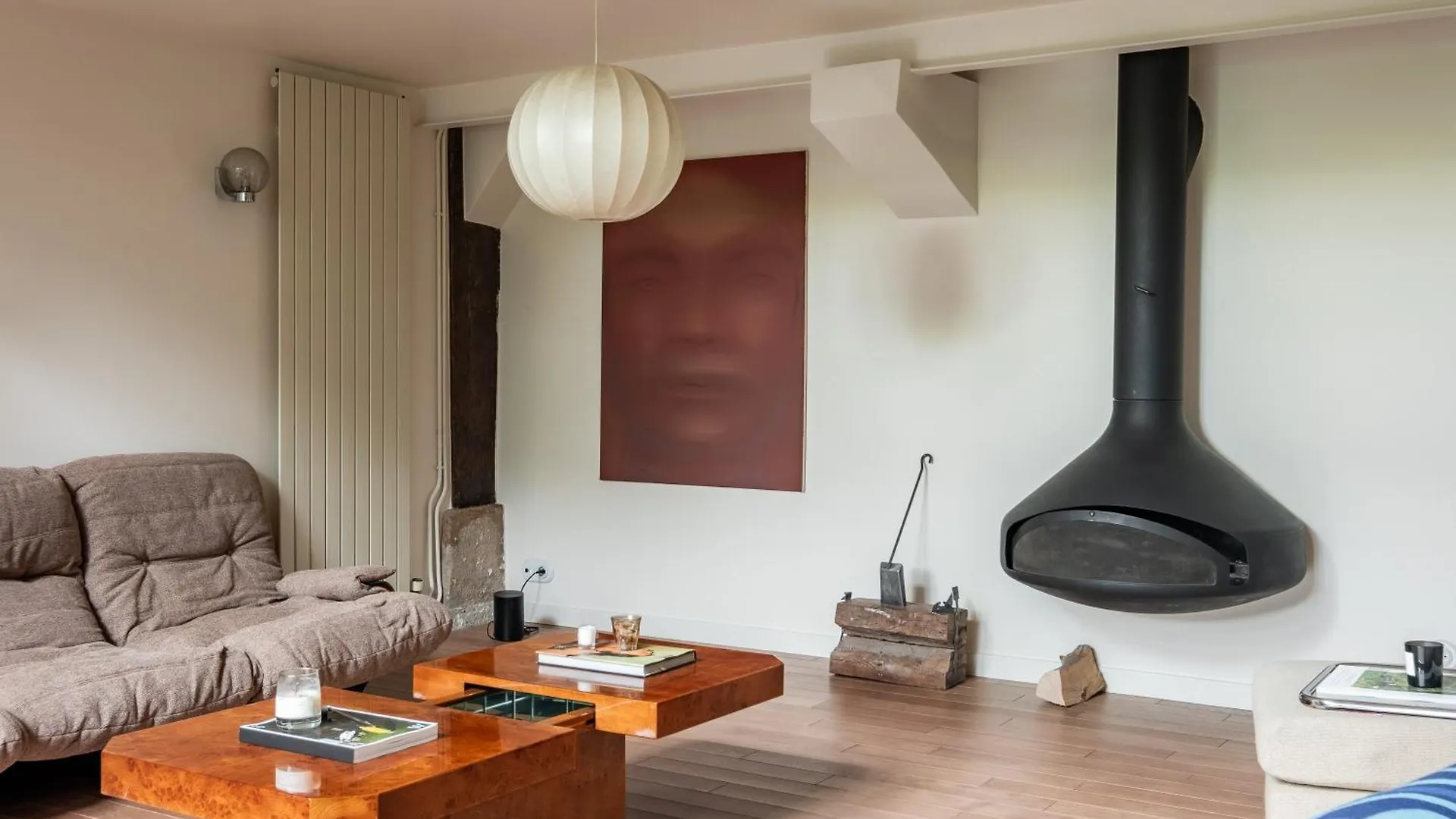 Apartment Veeve - Soaring Ceilings, Wondrous Windows Paris