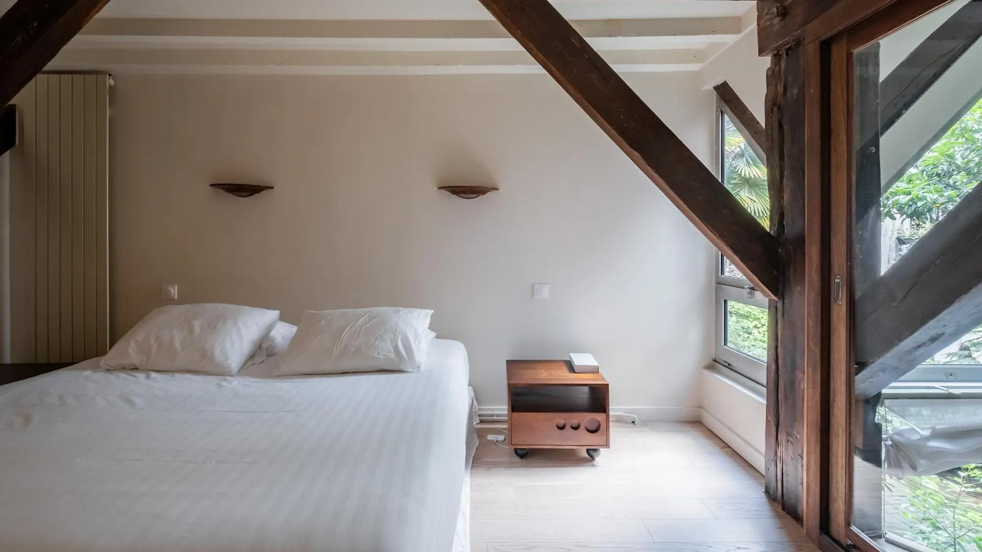شقة Veeve - Soaring Ceilings, Wondrous Windows *
