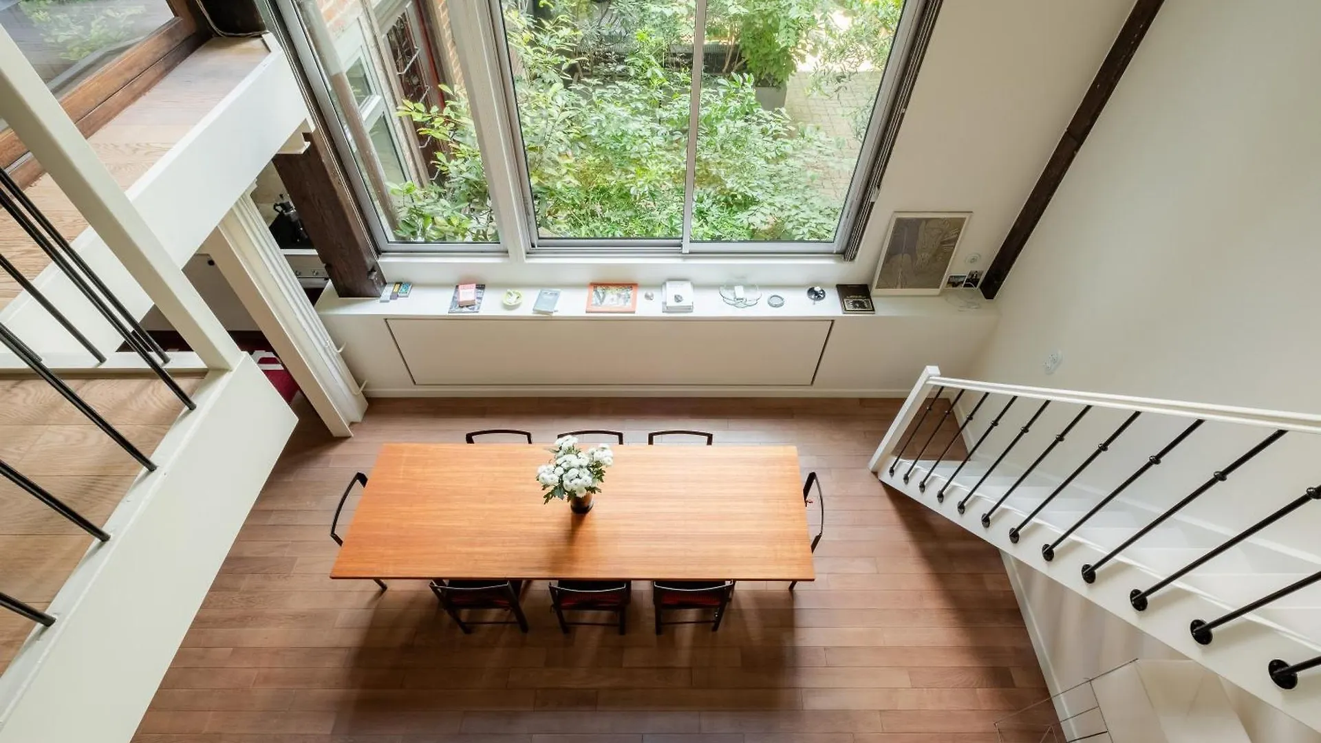 Veeve - Soaring Ceilings, Wondrous Windows باريس